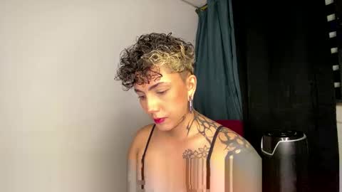 Snapshot of nazzz10 chatting on 12.05.25 nazzz10 online show from 12.05.25