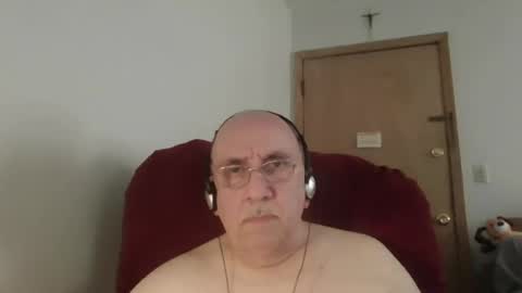 Snapshot of needlesslove chatting on 07.26.26 Tom online show from 07.26.26