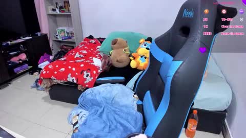 Geek Nicole    im Neeko UwU online show from 11.12.25