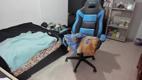 Geek Nicole    im Neeko UwU online show from 12.05.25