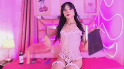 Snapshot of nefera_nox chatting on 11.18.25 nefera_nox online show from 11.18.25