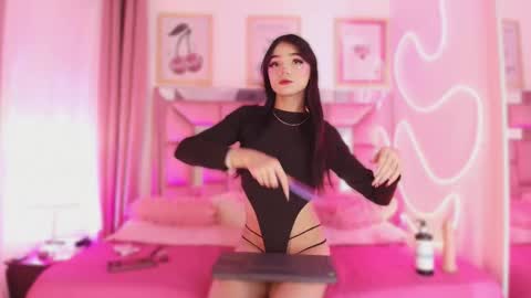 Snapshot of nefera_nox chatting on 12.16.25 nefera_nox online show from 12.16.25