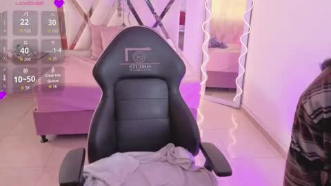 Snapshot of neftis_tay chatting on 02.21.26 NEFTIS online show from 02.21.26