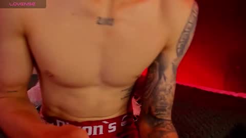 Snapshot of neill_lorde chatting on 12.16.25 Neill online show from 12.16.25