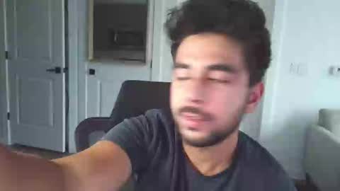 Snapshot of neilsing chatting on 10.12.25 neil online show from 10.12.25