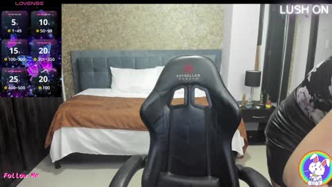 neith_xue online show from 01.17.25