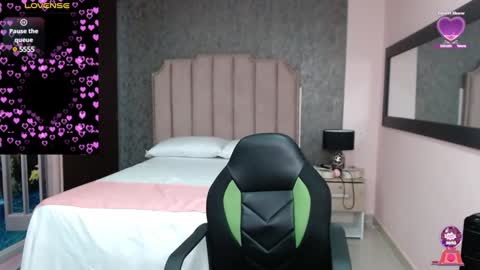 neith_xue online show from 01.31.25