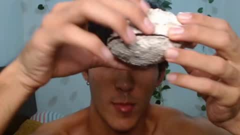 Neithanzyn online show from 02.10.25