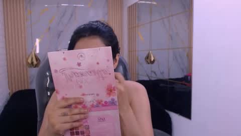 Snapshot of neiti_milk chatting on 12.16.25 paula online show from 12.16.25