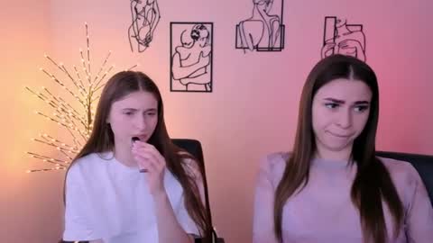 Snapshot of nekky_mouse chatting on 07.14.26 Meow online show from 07.14.26