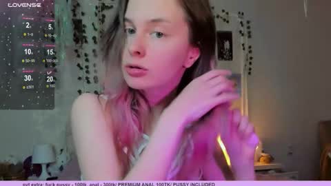 neko_kitsune online show from 11.25.25