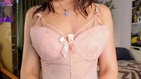 Snapshot of neldaestey chatting on 09.21.25 Vicky and Beatrice online show from 09.21.25