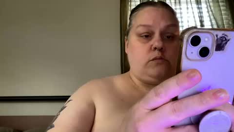 Nellie Atlas online show from 09.12.25