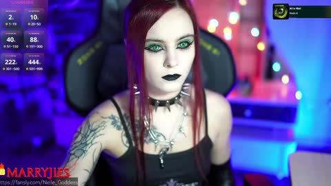 Snapshot of nelle_ chatting on 01.23.25 online show from 01.23.25