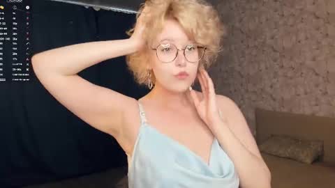 Snapshot of nelly_gloss chatting on 06.14.26 nelly_gloss online show from 06.14.26