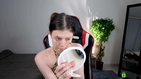 Snapshot of nellysunrise_1 chatting on 10.30.25 nellysunrise_1 online show from 10.30.25