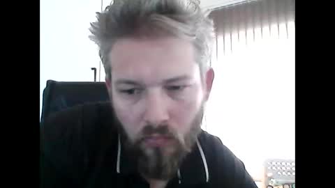 Snapshot of nemooke89 chatting on 10.08.25 Nemo online show from 10.08.25