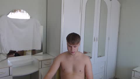 Snapshot of nenvol1 chatting on 12.26.24 better ask   online show from 12.26.24