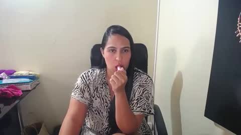 Snapshot of neny445 chatting on 12.18.24 kelly lopez online show from 12.18.24