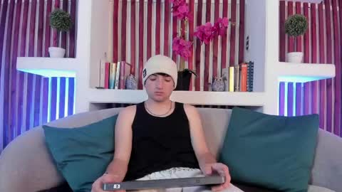 Snapshot of neo_zarek chatting on 05.14.26 Zarek online show from 05.14.26