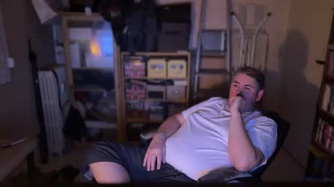 Snapshot of neofleet chatting on 10.27.25 Alex online show from 10.27.25