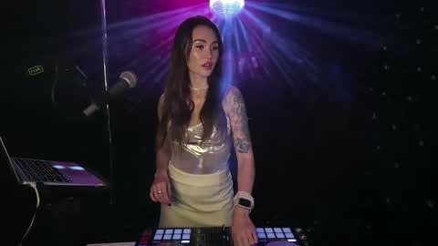 Sasha West online show from 01.01.25