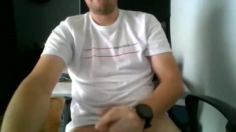 Snapshot of nerdxxx94 chatting on 06.06.26 MrBull online show from 06.06.26