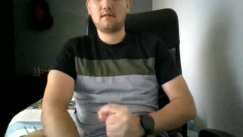 Snapshot of nerdxxx94 chatting on 06.12.26 MrBull online show from 06.12.26