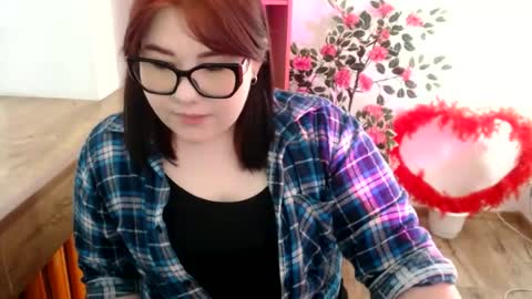 Snapshot of nereia chatting on 06.14.26 nereia online show from 06.14.26