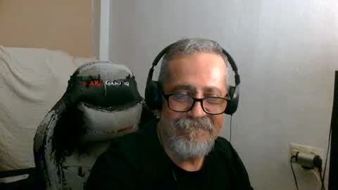 Snapshot of neron401 chatting on 06.25.26 neron401 online show from 06.25.26