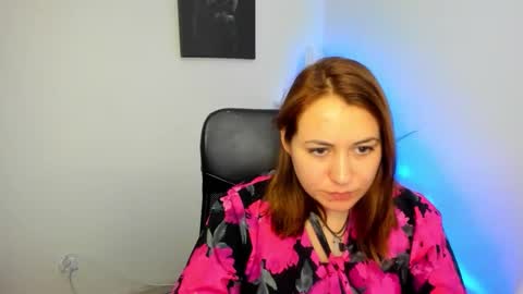 Snapshot of nessa_bunny chatting on 12.16.25 Nessa online show from 12.16.25