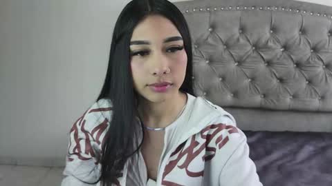 Snapshot of nesuko_kamado chatting on 10.19.25 nesuko_kamado online show from 10.19.25