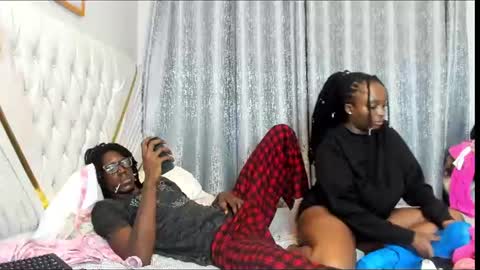 netfux_and_chill online show from 06.17.26