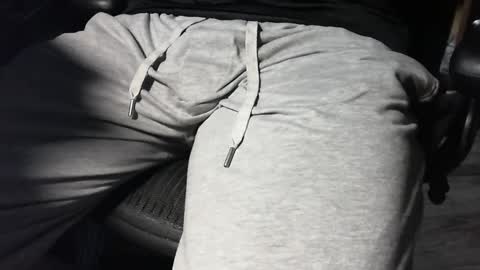 nevrsaynevr2000 online show from 09.19.25