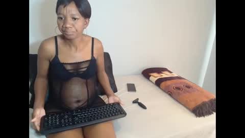 Snapshot of newbootyxx chatting on 06.10.26 newbootyxx online show from 06.10.26
