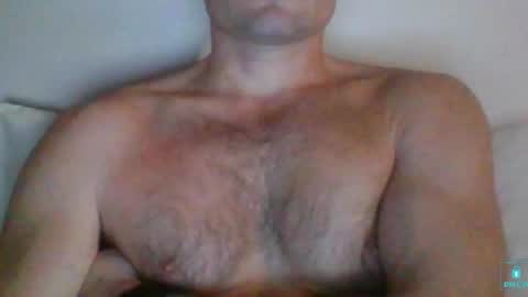 Snapshot of newtyguy90 chatting on 01.04.25 newtyguy90 online show from 01.04.25