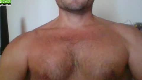 Snapshot of newtyguy90 chatting on 11.05.25 newtyguy90 online show from 11.05.25