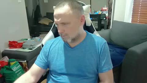 Snapshot of newvvorld chatting on 02.09.25 NewWorld online show from 02.09.25