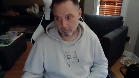 Snapshot of newvvorld chatting on 03.09.25 NewWorld online show from 03.09.25