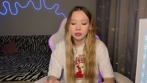 Mina online show from 12.24.24