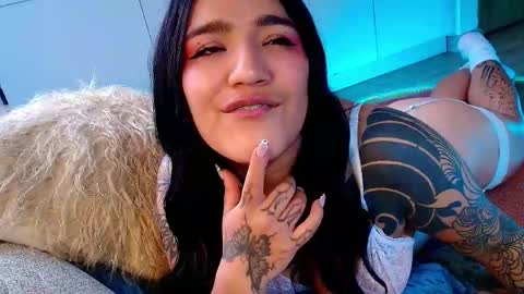 Snapshot of neytiri_san chatting on 05.01.26 Valery Gonzales online show from 05.01.26