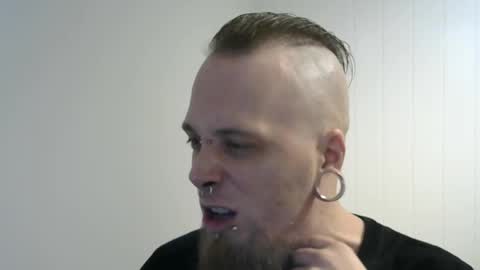 Snapshot of nezvers chatting on 02.10.25 YouPick online show from 02.10.25