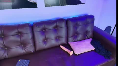 Nia Blum online show from 11.01.25