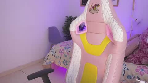 Snapshot of nia_mitsuki chatting on 03.07.25 samanta online show from 03.07.25