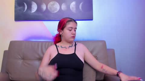 Estefani  online show from 01.27.25