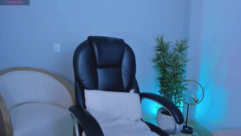 Nia  online show from 10.24.25