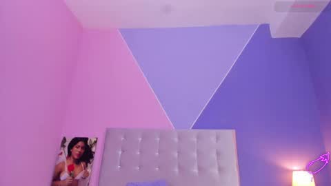 Snapshot of niabianco chatting on 03.10.25 N I A online show from 03.10.25