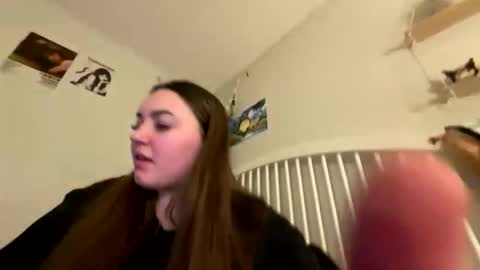 Snapshot of niaelsien chatting on 12.02.25 Nia online show from 12.02.25