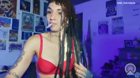 Snapshot of niahhierodula chatting on 06.27.26 niah online show from 06.27.26