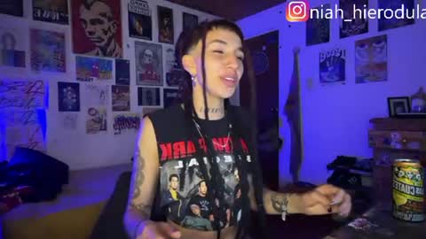 Snapshot of niahhierodula chatting on 07.08.26 niah online show from 07.08.26